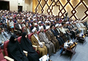 ما مسئولان باید بابت کم کاری درباره ی زکات از خدا طلب آمرزش کنیم