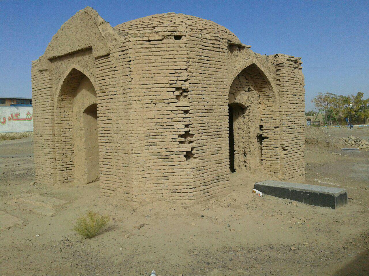 مقبره خلیلی رهن گناباد نیاز به مرمت اضطراری دارد