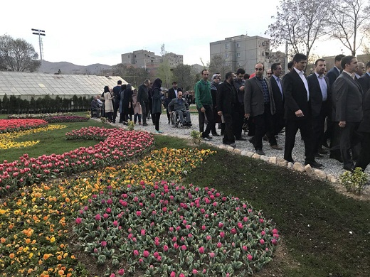 استقبال از جشنواره نوروزی گل&zwnj;های لاله در اراک +تصاویر