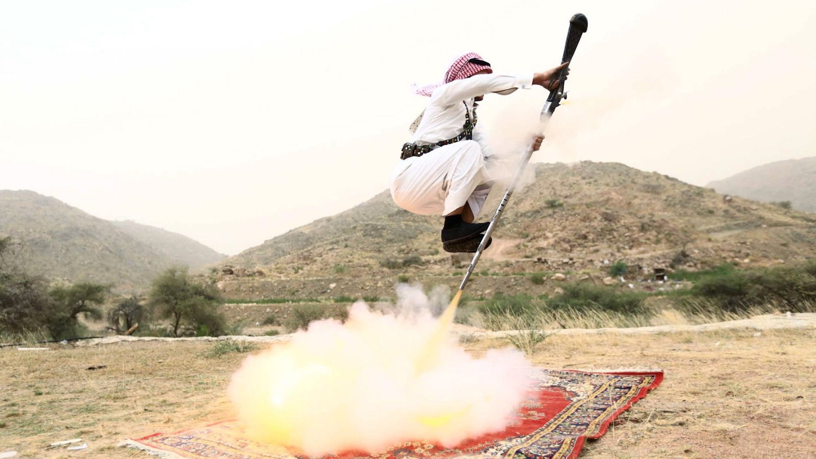 تفریحات عجیب و غریب جوانان سعودی+ تصاویر