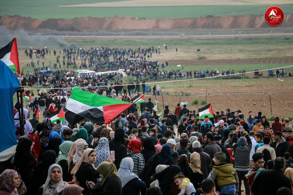 برگزاری &laquo;راهپیمایی بازگشت&raquo; در نوار غزه در میان آماده&zwnj;باش نظامیان صهیونیست+ تصاویر