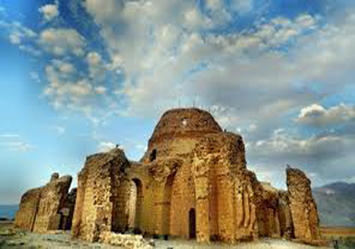 قلعه اژد&zwnj;ها پیکر لار بنایی تاریخی در دوره ساسانی