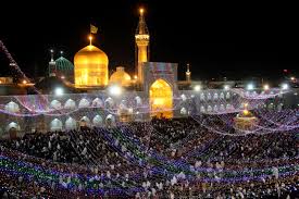 حال و هوای مشهد الرضا در شب میلاد امیر مومنان علی (ع)/نقاره های حرم در شب میلاد به صدا در آمد