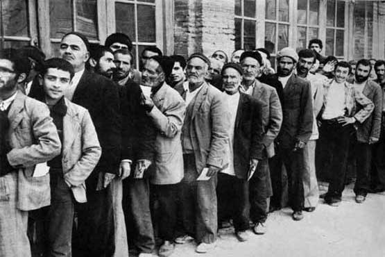 تصویر ماجرای رادیویی که پیام انقلاب را ترویج داد/ گریه مردم از بیم اینکه صندوق رأی به آن&zwnj;ها نرسد