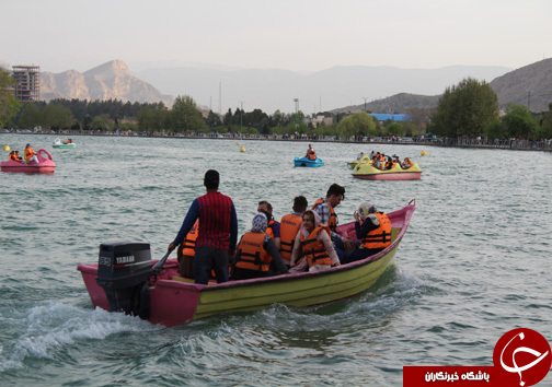 حضور بی شمار گردشگران نوروزی در کنار دریاچه زیبای کیو در خرم آباد