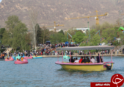 حضور بی شمار گردشگران نوروزی در کنار دریاچه زیبای کیو در خرم آباد