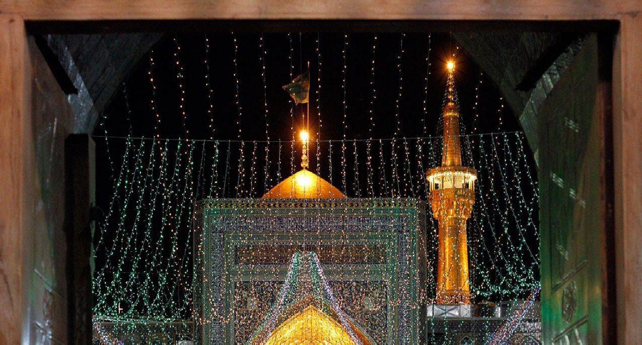 حال و هوای مشهد الرضا در شب میلاد امیر مومنان علی (ع)