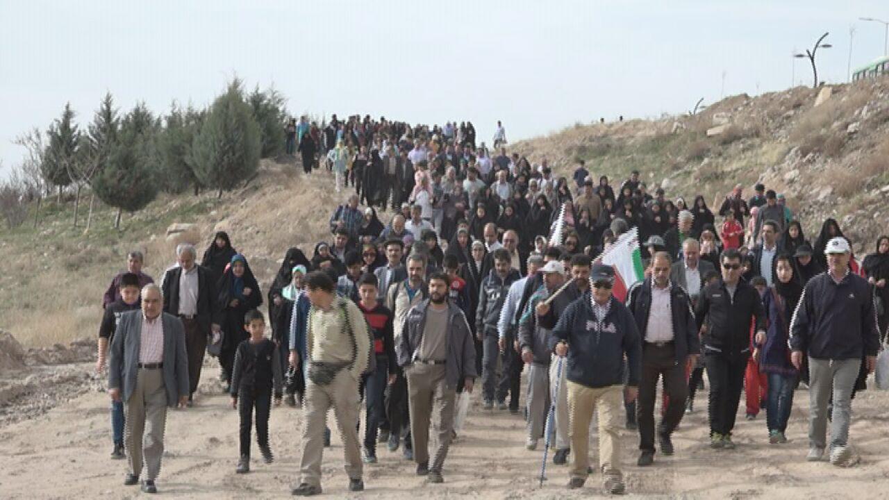 برگزاری همایش بزرگ کو&zwnj;هروی خانوادگی در ارتفاعات هفت&zwnj;حوض منطقه سیدی مشهد
