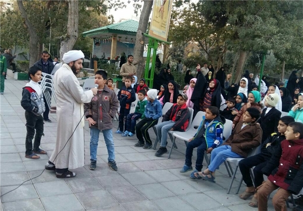 روحانیون متخصص در خیمه های معرفت به مردم مشاوره می دهند