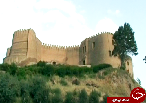 ۱۵ هزار و ۲۱۶ گردشگر از قلعه فلک‌الافلاک بازدید کردند