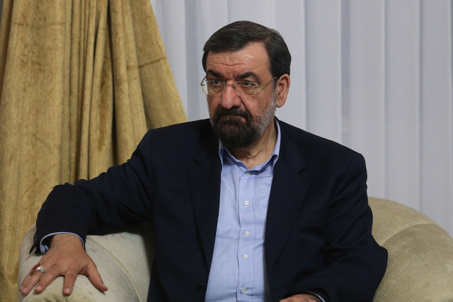 محسن رضایی از ۳ روستای زلزله زده کرمانشاه بازدید کرد