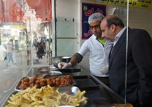 بازرسی از مراکز تهیه و توزیع مواد غذایی در شاهرود