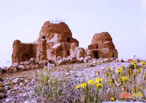کاخ ساسانی سروستان گنبدی آجری شکل در فارس