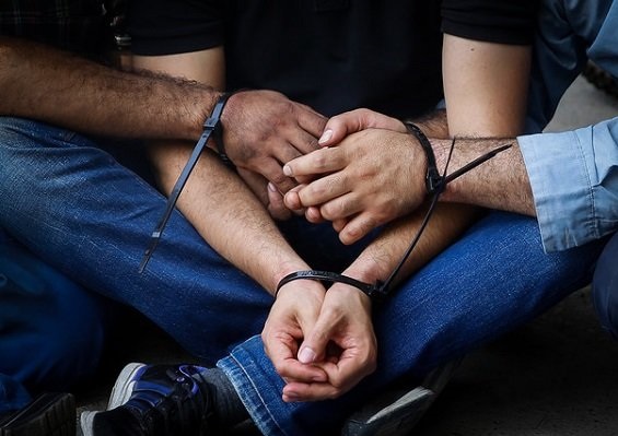 دو نفر سارق دستگیر و ۱۳ فقره سرقت در گناوه کشف شد