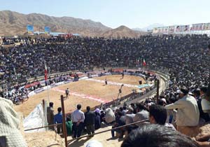 برگزاری مسابقات کشتی با چوخه در اسفراین + فیلم