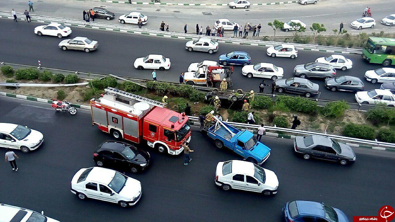واژگونی پراید در اتوبان باکری + تصاویر
