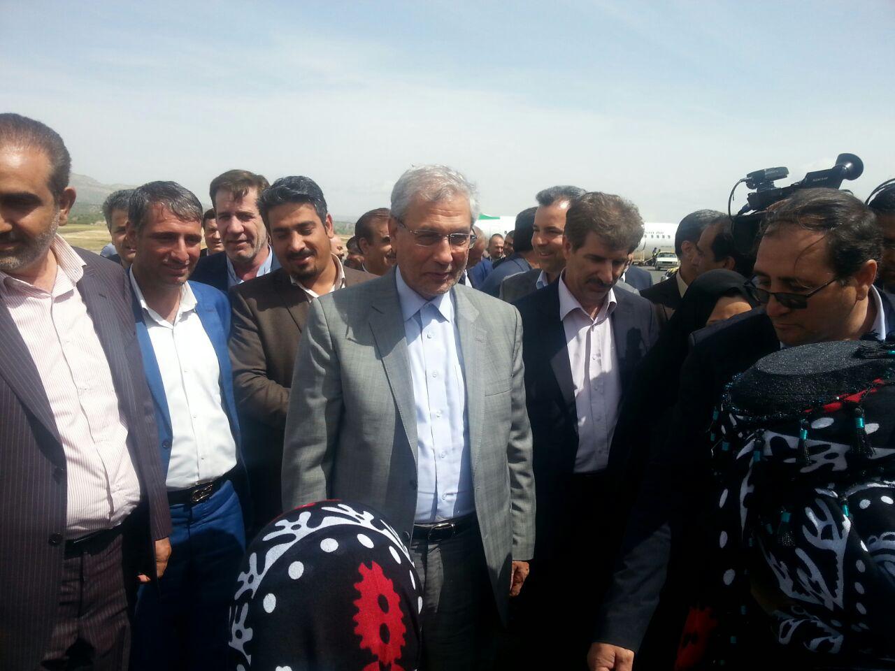 ورود وزیر تعاون،کار و رفاه اجتماعی به ایلام+عکس