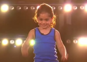 آرات قوی&zwnj;ترین کودک جهان از نگاه یوتیوب + فیلم