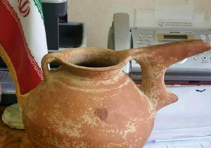 کشف کوزه تاریخی با قدمت 3 هزار و 200 سال در اشنویه