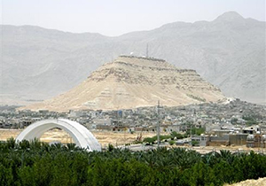 نجات گردشگر فرانسوی گرفتار شده در کوه گراش