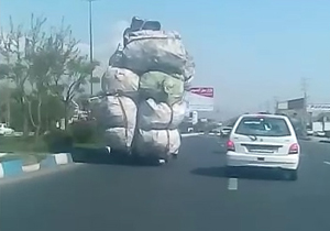 بار عجیب و غول‌آسا بر روی نیسان + فیلم