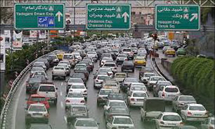 ترافیک نیمه سنگین در بزرگراه های پایتخت/بارش باران در معابر شمالی شهر تهران