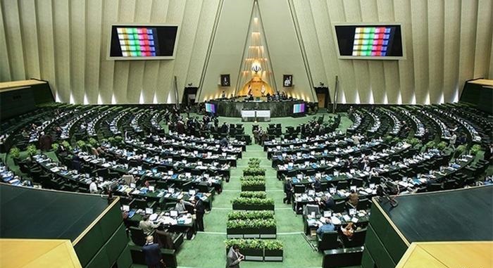 کالا&zwnj;های مورد استفاده نمایندگان ایرانی است یا خارجی؟