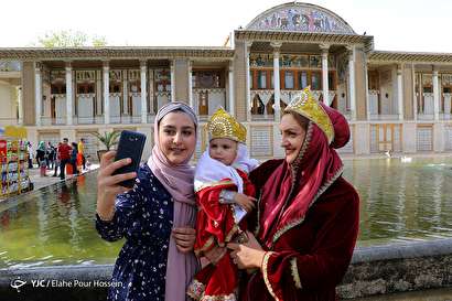 ایرانِ من؛ باغ و موزه عفیف آباد شیراز‎