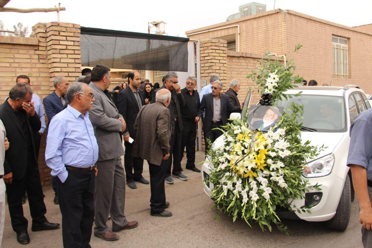پیکر کهنسال&zwnj;ترین روزنامه نگار استان تشییع شد