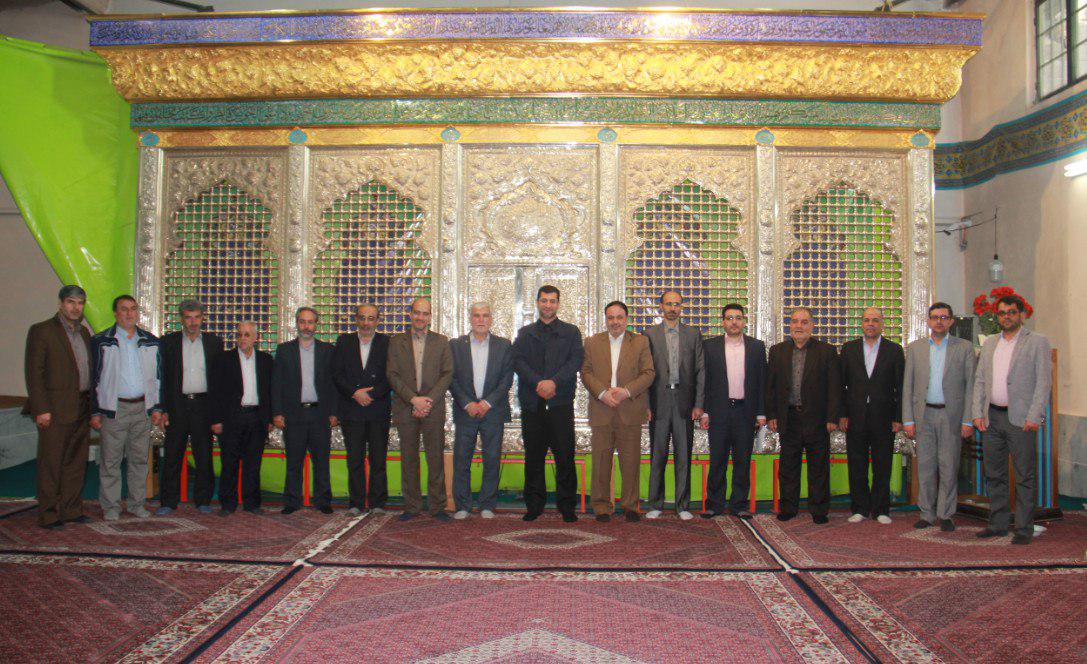 ساخت نیم ضریح حرمین شریفین امامین عسکرین در زنجان افتخار بزرگی برای این استان  است