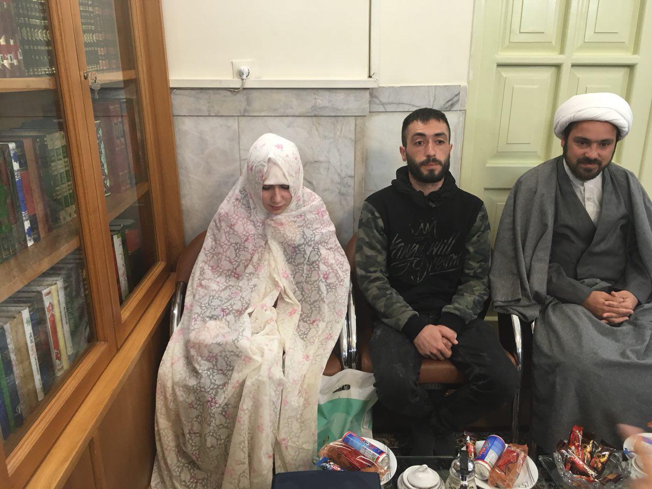 تشرف بانوی گرجستانی به دین اسلام در حرم امام رضا (ع )