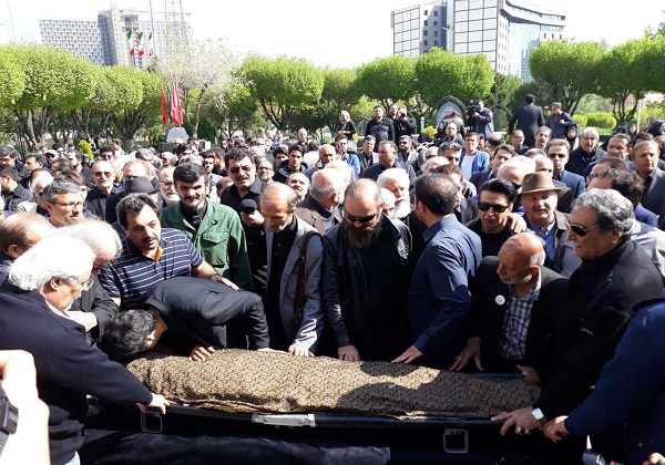 مراسم تشییع پیکر بهرام زند آغاز شد.