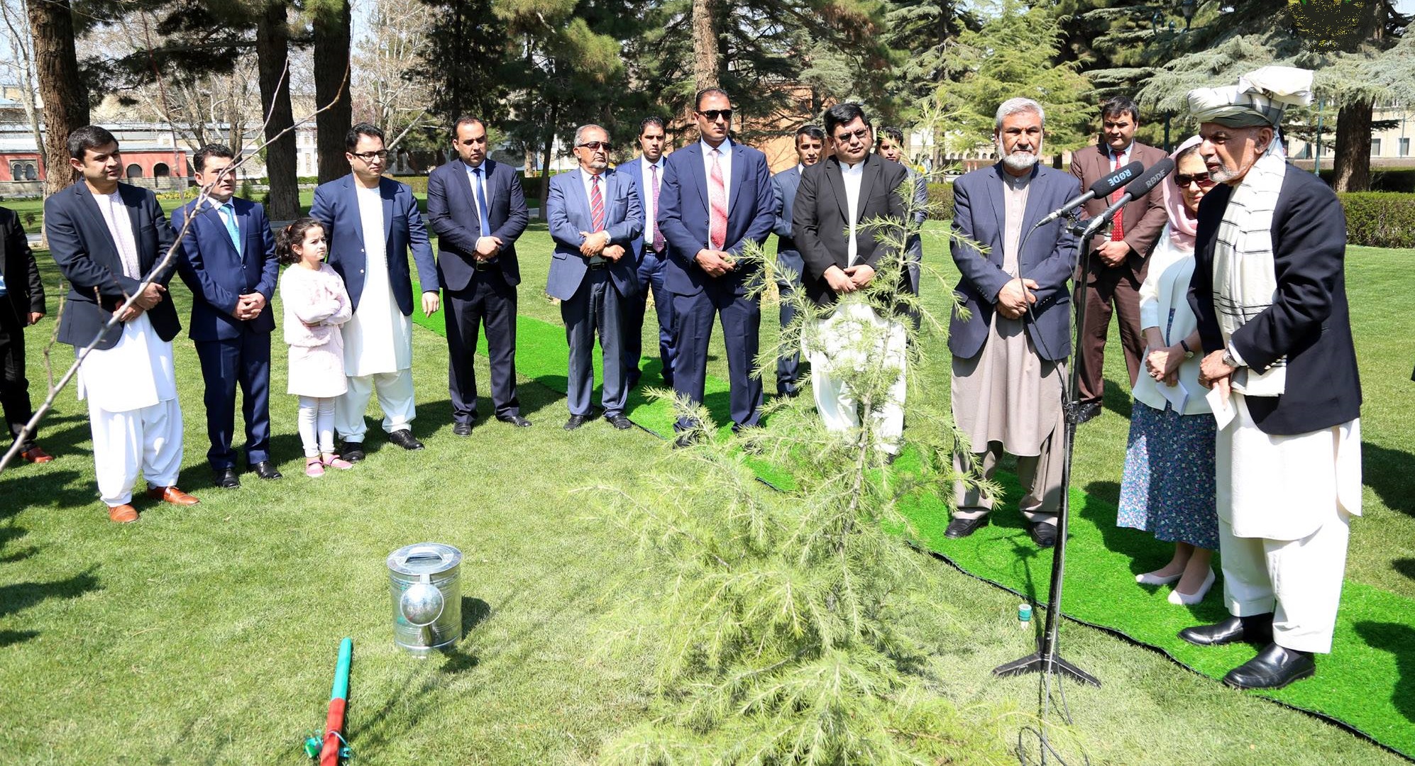 گزارش تصویری: کاشت نهال توسط &laquo;اشرف غنی&raquo;