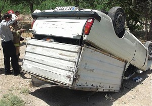 واژگونی وانت پیکان حادثه آفرید