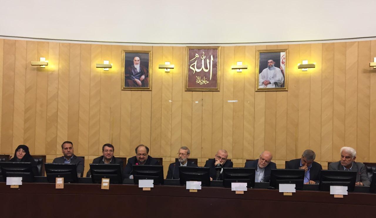 نشست كميسيون ويژه حمايت از توليد ملى و نظارت بر اجراى اصل 44 آغاز شد