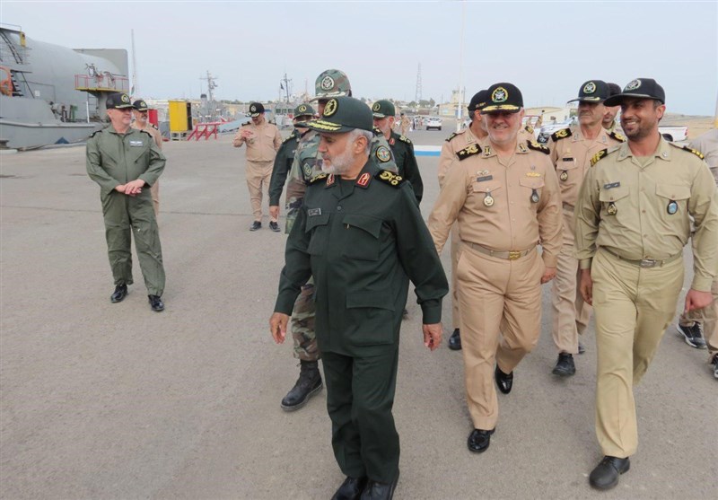 بازدید سرلشکر پاسدار رشید از مناطق نیروی دریایی ارتش در سواحل مکران