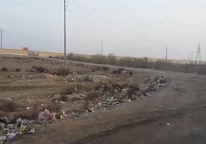 خودنمایی زباله ها در اطراف جاده بندرعباس به میناب + فیلم