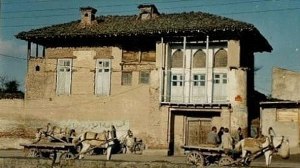 آتش سوزی خانه تاریخی ۲۰۰ ساله دریا بیگی در لنگرود
