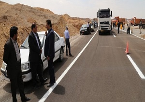 بهره برداری ۱۲ کیلومترازبزرگراه بافق، یزد