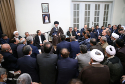 دیدار وزیر و جمعی از کارکنان وزارت اطلاعات با رهبر معظم انقلاب اسلامی
