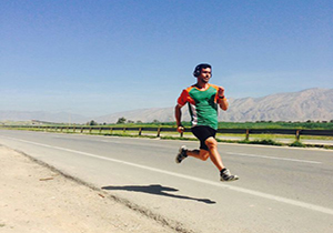 رکوردشکنی دونده کازرونی به مناسبت روز خلیج فارس