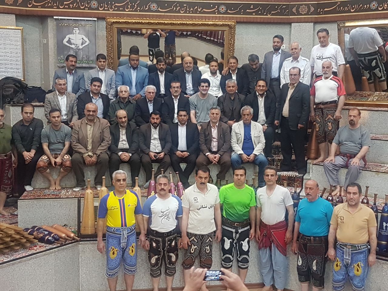 دیدار اعضای مجمع با رسول خادم در زورخانه
