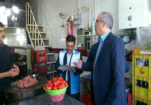 کشف 790 کیلوگرم مواد غذایی فاسد در گرمسار