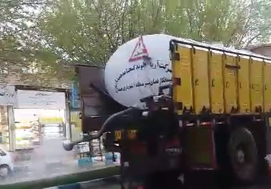 آبیاری فضای سبز در روز بارانی !! + فیلم