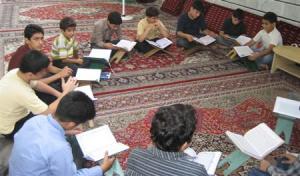 حضور دانش آموزان در مسابقات درس‌هایی از قرآن
