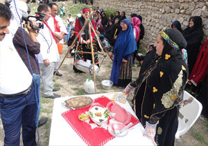 برگزاری جشنواره "سفره ایرانی" در شهرستان دنا