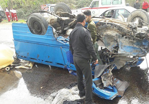 واژگونی دو خودرو بر اثر تخطی از سرعت مطمئنه