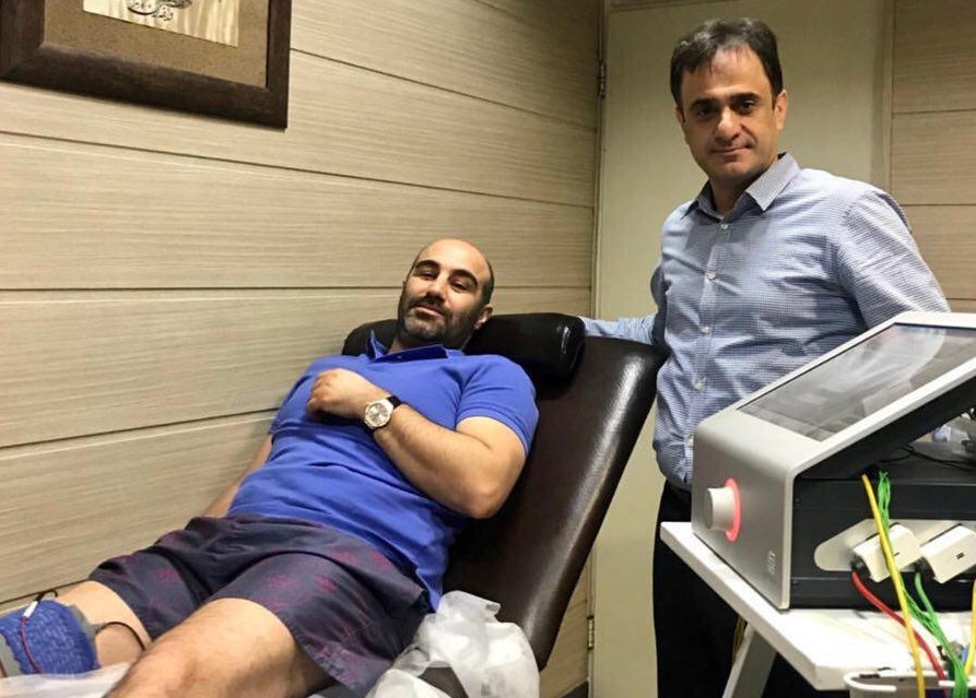 استقلالی&zwnj;ها با اتوبوس شرکت واحد راهی فردودگاه شدند/ نقی معمولی در کلینیک استقلال