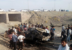 آتش گرفتن خودروی حامل افاغنه غیرمجاز در محور کهنوج به بندرعباس