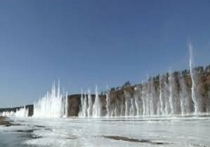 لحظه انفجار رودخانه یخی در چین + فیلم